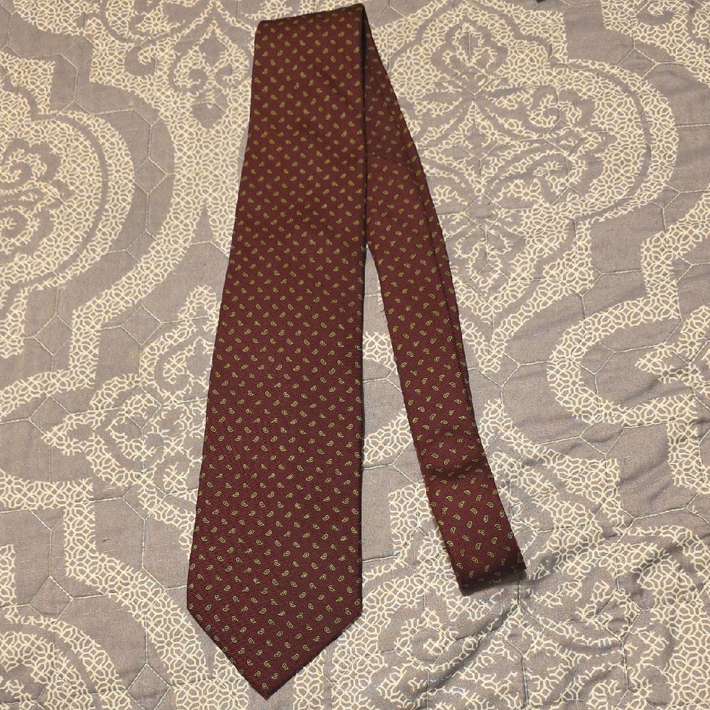 ♠️Elegant Vintage Burgundy Patterned Tie